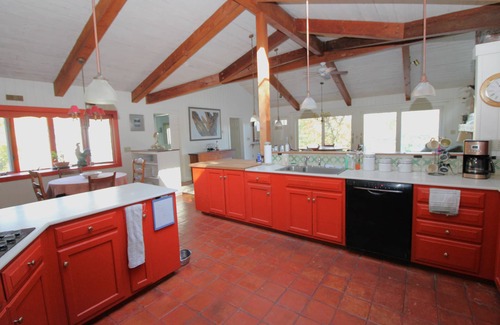 North Truro Cottage | Private Cottage Compound On Ryders Pond with Pristine Yard (2215)