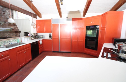 North Truro Cottage | Private Cottage Compound On Ryders Pond with Pristine Yard (2215)