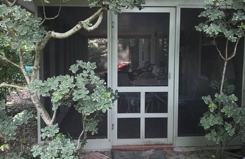 Ocean Springs House | Private Cottage, Historic Ocean Springs, Intown Location