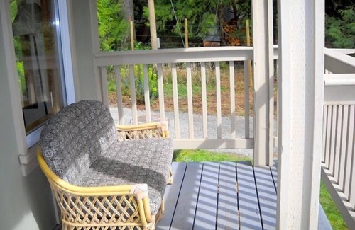 Pender Island Cottage | Private cottage in a quiet garden setting. Sunny, cozy, pet-friendly.