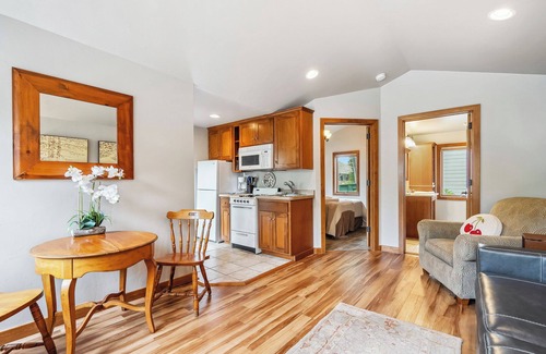 Fish Creek Cottage | Private cottage in Downtown Fish Creek -Honeymooners paradise!