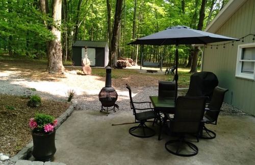 Bellaire Cottage | Private Cottage with 2 bedrooms and a lakeview setting of Lake Bellaire