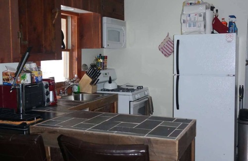 Jamaica Cabin | Private Cottage With Hot Tub! Close to Pikes Falls, village, and hiking!