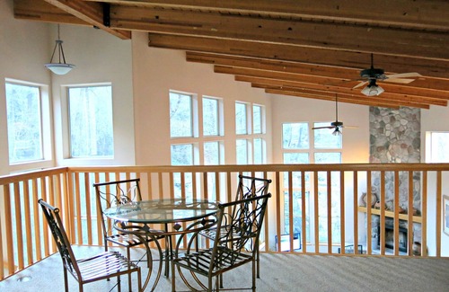 Sedona House | Private Deck ON THE CREEK Oak Creek 3 BR Home Canyon Views, Close to Sedona