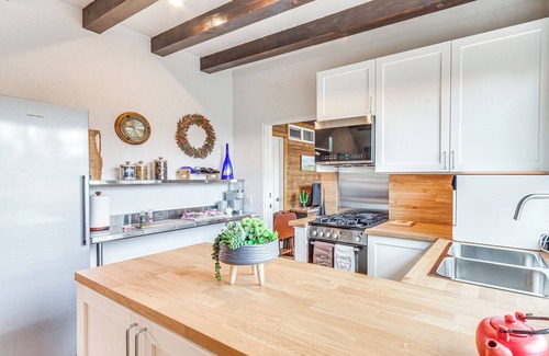 Pinyon Pines House | Private Deck + Views: Mountain Center Home!