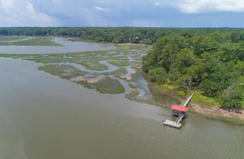 Beaufort House | Private Deep Water Dock, Near Beaufort, PI and Beach.