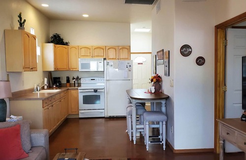 Sunset Manor Villa | Private desert casita w/King & Queen beds, Mtn views Oro Valley & NW Tucson area