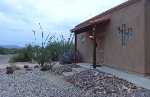 Sunset Manor Villa | Private desert casita w/King & Queen beds, Mtn views Oro Valley & NW Tucson area