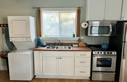 Charleston Apartment | Private Detached Guest House Close to Historic Charleston