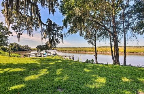 Darien Cottage | Private Dock + Fire Pit: Riverfront Darien Cottage