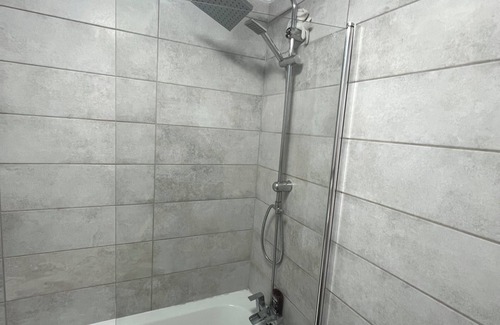 Wigan House | Private Double Room in Peaceful Neighbourhood close to Wigan City Centre.