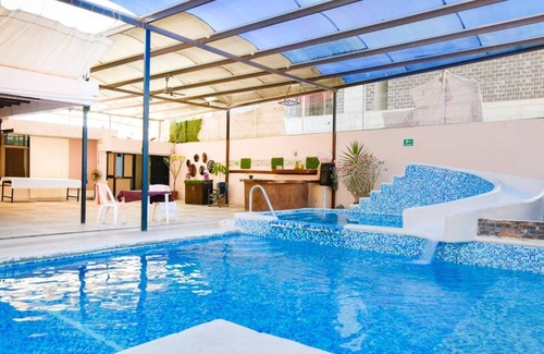Lafayette House | Private Double Room in Guesthouse Guadalajara 2