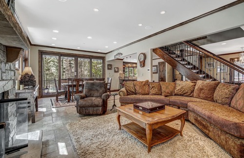 Vail House | ⭐️ Private East Vail Home, OnShuttleRoute, 4 EnSuites, HeatedGarage, EV Charger