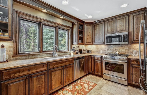 Vail House | ⭐️ Private East Vail Home, OnShuttleRoute, 4 EnSuites, HeatedGarage, EV Charger