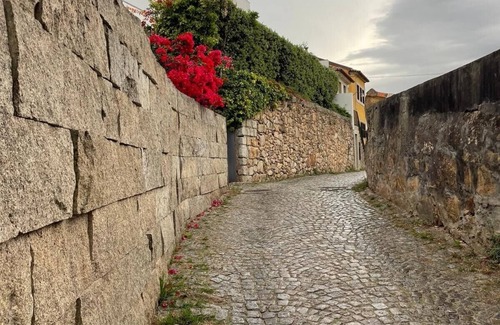 Aldoar Foz do Douro e Nevogilde Condo | Private-Entrance Duplex in Porto · Near the Sea · Authentic · Up to 5 Guests