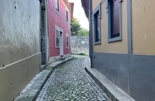 Aldoar Foz do Douro e Nevogilde Condo | Private-Entrance Duplex in Porto · Near the Sea · Authentic · Up to 5 Guests