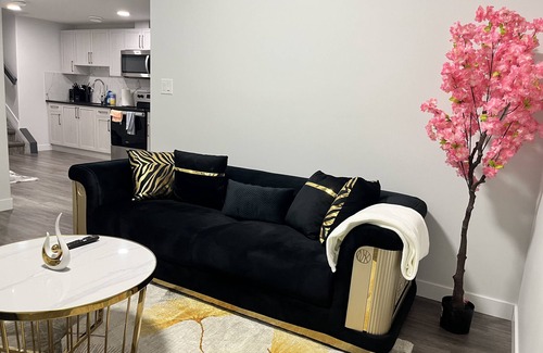 West Edmonton Apartment | Private entrance, Nice and Cozy 1 bedroom suite near West Edmonton Mall (WEM)