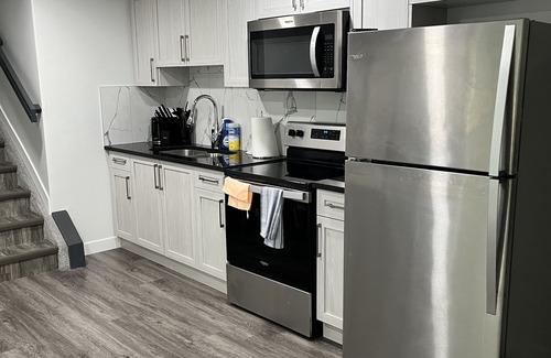 West Edmonton Apartment | Private entrance, Nice and Cozy 1 bedroom suite near West Edmonton Mall (WEM)