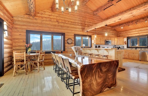 Steamboat Springs House | Private Estate on 10 acres w/pond & panoramic views | Hot Tub | Sauna