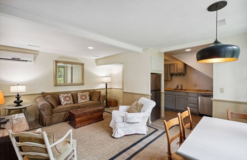 Ansonborough Cottage | Private Garden Cottage in Historic Downtown Charleston