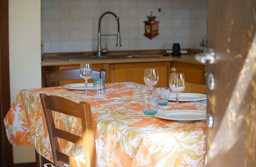 Somma Lombardo House | [private garden] - convenient for Malpensa and Milan