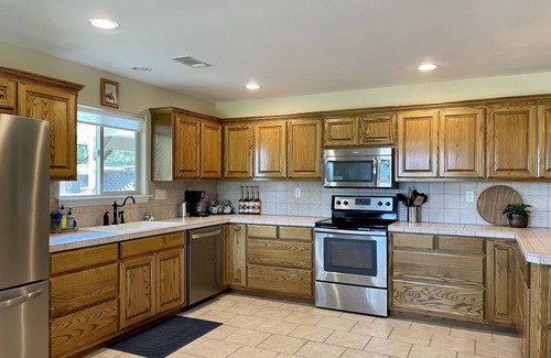 Buchanan Dam House | Private Gated Waterfront Lake Buchanan Home! Hot tub, Dog Friendly, Fully Fenced