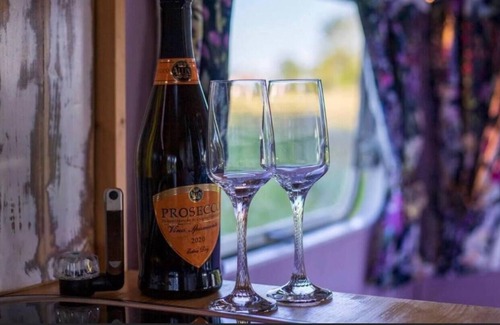 Morpeth Cabin | Private glamping in a vintage caravan & bell tent