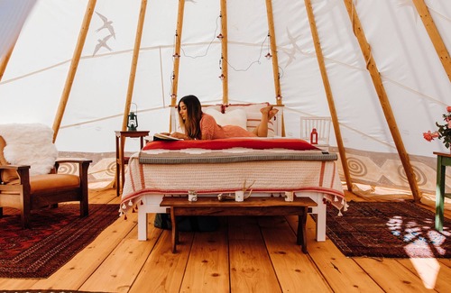 Molalla Apartment | Private Glamping Tipi and Airstream