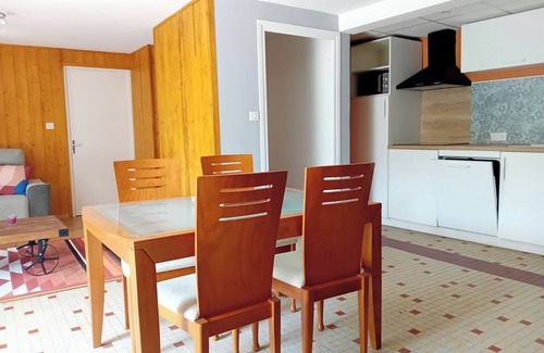 Mandailles-Saint-Julien Apartment | Private ground-floor apartment