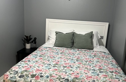 Palm Springs House | Private Guest Home 5 mins from Polo grounds and Horse Park