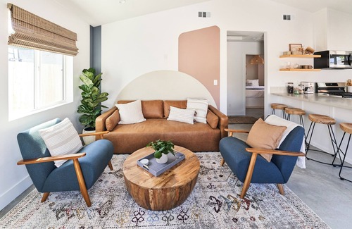 Thousand Oaks House | Private Guest House with Full Kitchen, 30 minutes to L.A. & Beach