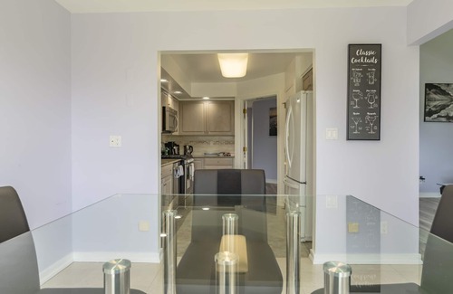 Butler House | Private Guest House - Please note does NOT sleeps 30