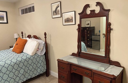 Aiken Bed & Breakfast | Private guest suite at 13 Acre Horse Farm