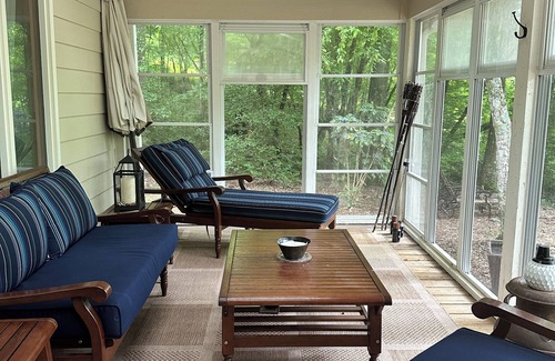 Cornelia Cabin | Private haven on the banks of the Chattahoochee River.