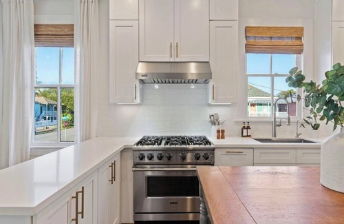San Jacinto House | Private heated pool, 3 blocks to the beach