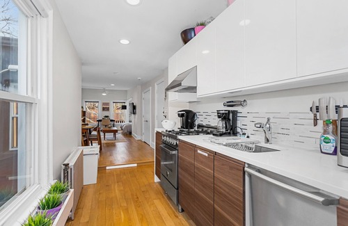 Harsimus Cove House | Private home 15 mins from NYC!