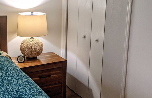 Alhambra House | PRIVATE HOME- 2 Rooms with queen bed and Twin bed Separate. Super Host 15 Years