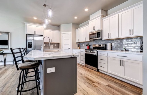 Boardman Apartment | Private Home, Garage & Yard - #650 Boardman