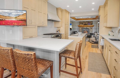 Avon House | Private Home with amazing views!