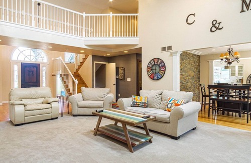 Whittaker House | Private Home with Large Property Near Ann Arbor