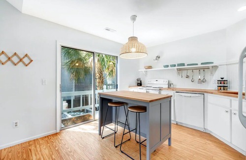 Ocean Ridge House | Private home with fairway views, WiFi, AC, screened deck, & washer/dryer