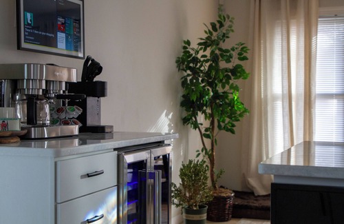 Northeast Raleigh House | Private Hot Tub, Deep Pool, Fire Pit, 3 King, 1 Queen, TV!