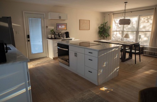 Northeast Raleigh House | Private Hot Tub, Deep Pool, Fire Pit, 3 King, 1 Queen, TV!