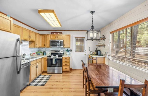 Munds Park House | Private Hot Tub | Munds Park Cabin Retreat