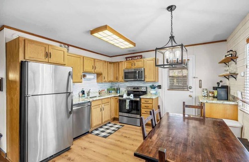 Munds Park House | Private Hot Tub | Munds Park Cabin Retreat