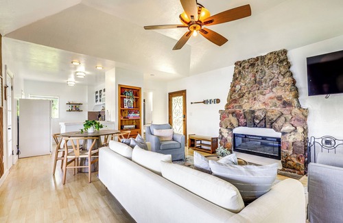 Clear Lake Cottage | Private Hot Tub w/Water Views: Lower Lake Getaway