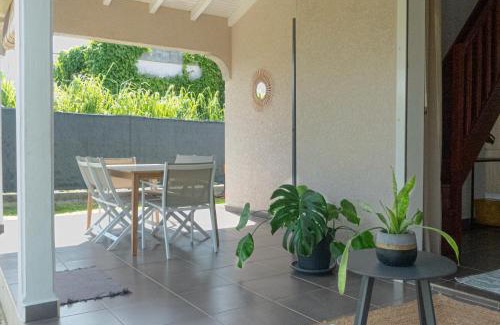 Lamentin House | Private House for Vacation, Castel