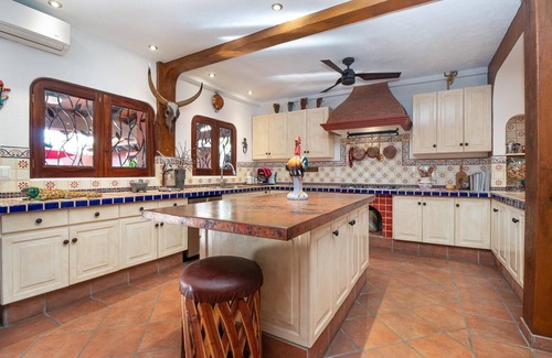 Bucerias House | PRIVATE HOUSE LOCATED IN THE POPULAR GOLDEN ZONE WITHIN 2 BLOCKS OF THE BEACH