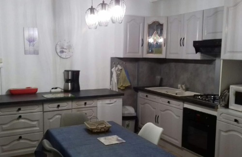 Beaucaire House | Private house on 1 floor with garden 2200m² and private pool