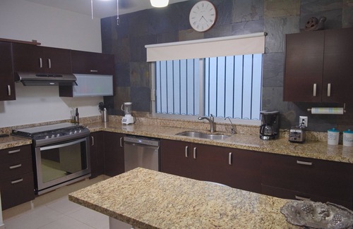 Zona Dorada House | Private house, pool, bbq and jacuzzi!